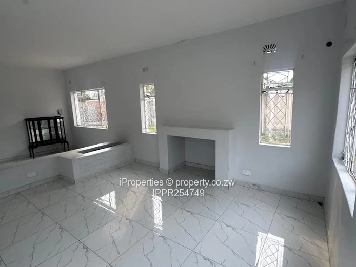 Bright 3-Bed Avondale Home with Garden, Garage & Solar