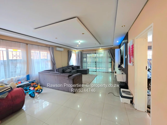 Magnificent 3 bedroomed house forsale!