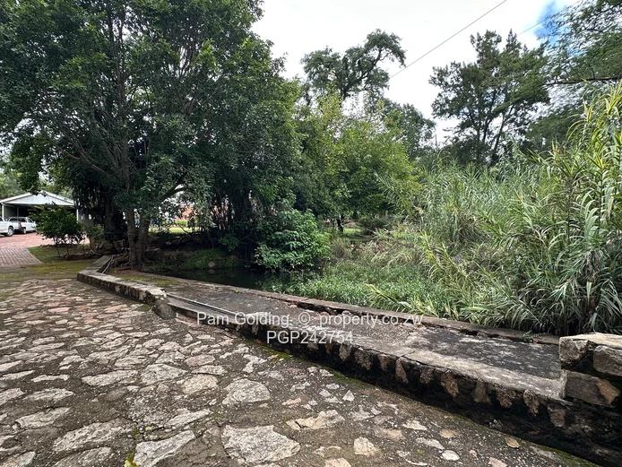 Tranquil Family Retreat With A Natural Stream