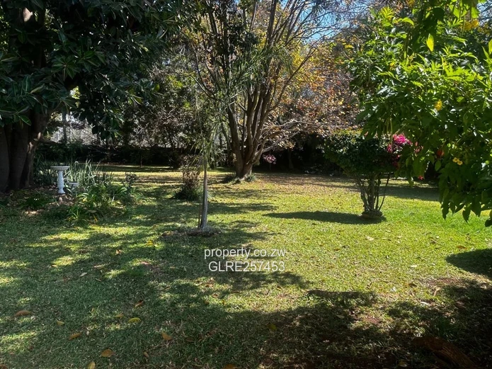 Vainona Family Home — 5BR, Pool & Balcony on 4666m²