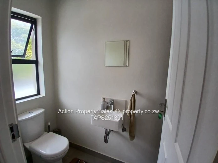 2 Bed Garden Flat For Rent In Avondale! 