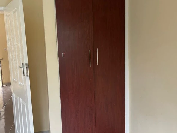 3 Bedroom Flat & Apartment