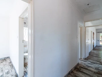 4 Bedroom Flat & Apartment