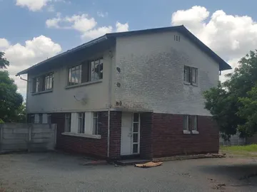 3 Bedroom Flat & Apartment