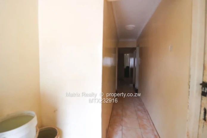 4 Bedroom House for Sale in Kuwadzana