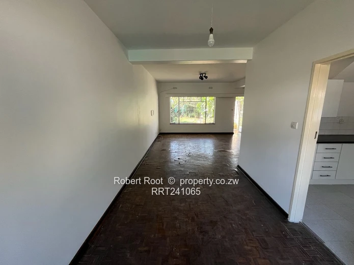 2 bed duplex flat in Avondale West