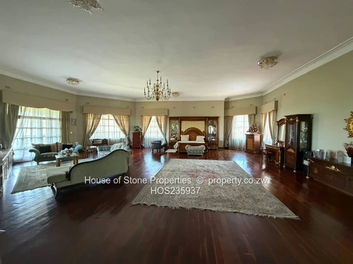 Hogerty Hill: Grand 8-Bed Mansion with Pool