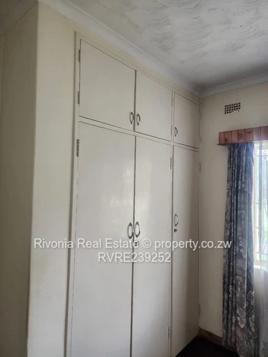 Emerald Hill: 4-Bed Home on 2030m² with Borehole,Gvt Nostro accepted 