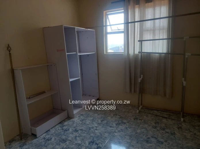 Pomona: 9-Bed Double-Storey Home with Garden & Flatlet
