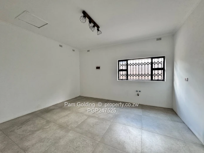 Warehouse available to rent - Graniteside 