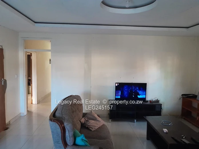 Well-Maintained 4-Bedroom House To Let In Damofalls.