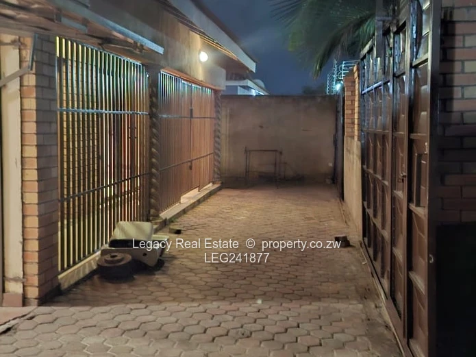 Secure 4-Bedroom Standalone with Solar Backup – Madokero