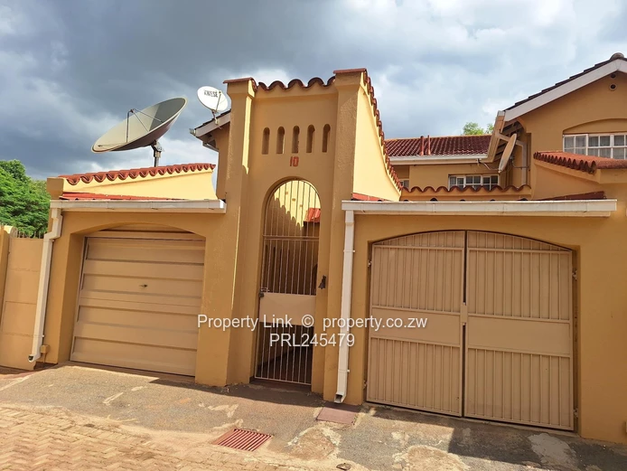 Neat Duplex Townhouse To Let