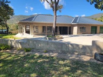 6 Bedroom House