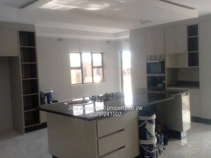 Beautiful House in Galloway Norton : To Rent