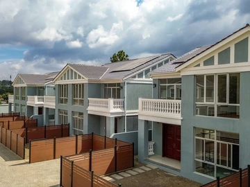 18 Unit Townhouse Complex