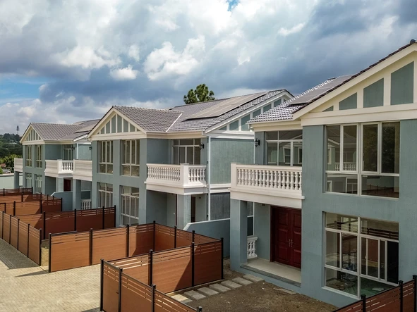 18 Unit Townhouse Complex