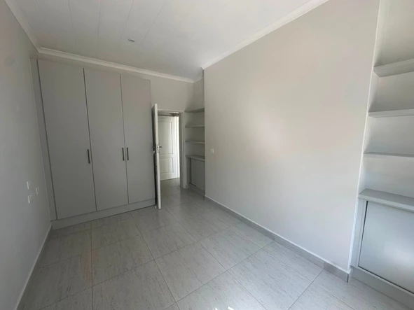 2 Bedroom Flat & Apartment