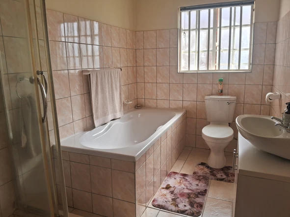 3 Bedroom Flat & Apartment