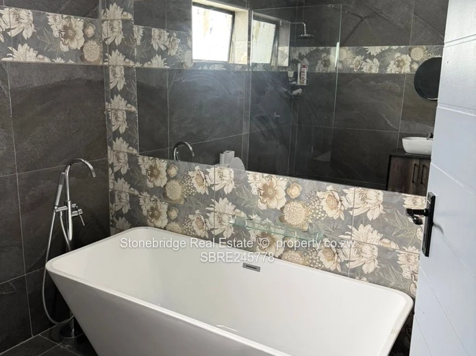 Modern 3 Bedroomed Townhouse in Burnside for sale