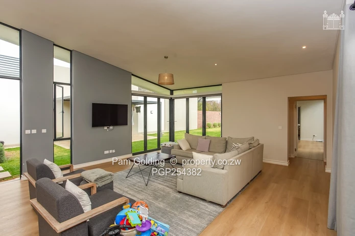 3 Bed 3 Bath Townhouse