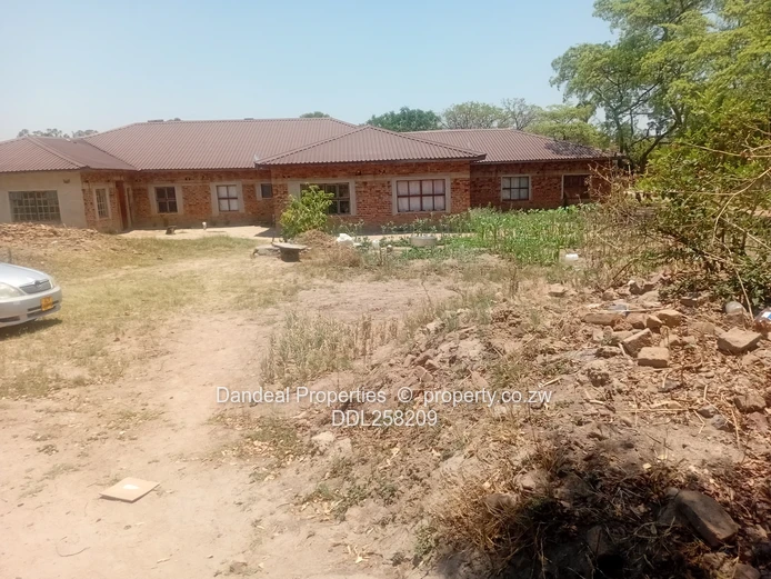 22-Bedroom Investment Compound on 4000m² — Waterfalls