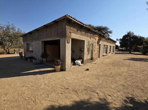 Trenance 6 bedroomed house for sale on 4000 sqm