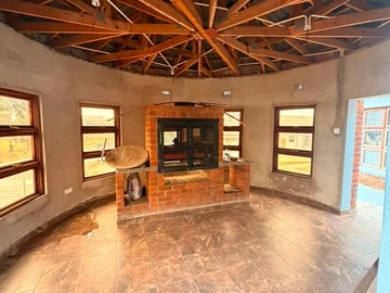 6 Bedroom House