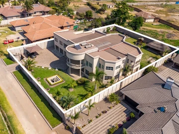 6 Bedroom House
