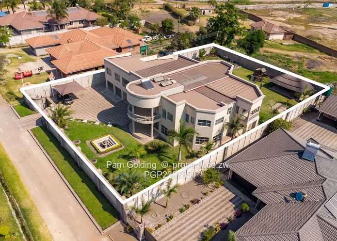 Luxury living home (Sole Mandate)