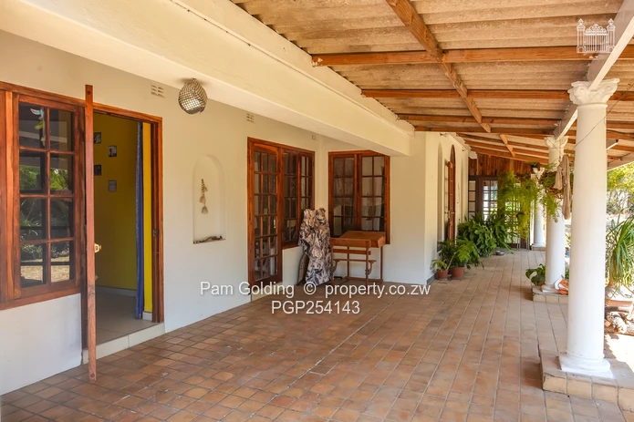 Character Home in Rolf Valley  (Sole Mandate)