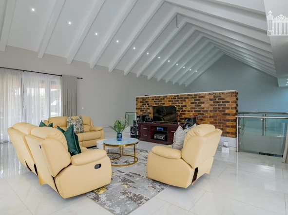 6 Bedroom House