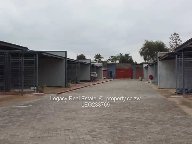 Strathaven Modern 3-Bedroom Cluster to Let 