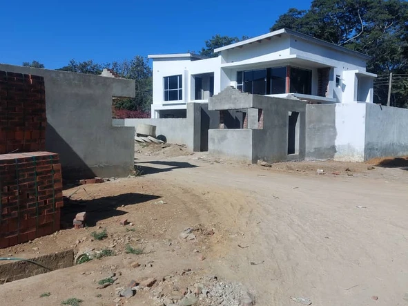 4 Bedroom Flat & Apartment