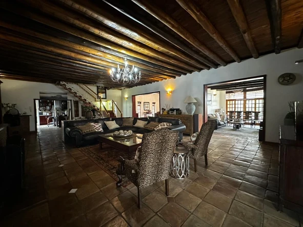 5 Bedroom Farm & Agricultural Land