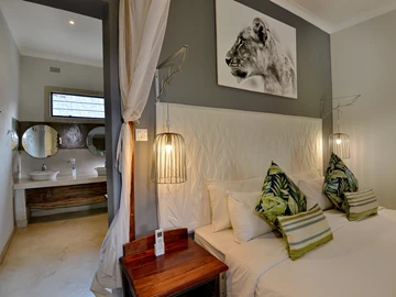 Hotel & Lodge