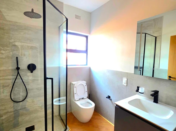 3 Bedroom Flat & Apartment