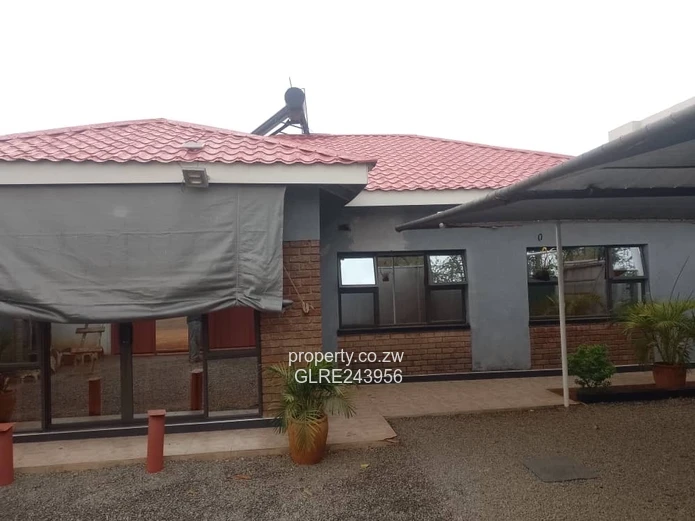 4-Bed Family Home in Victoria Falls with Borehole & Garden