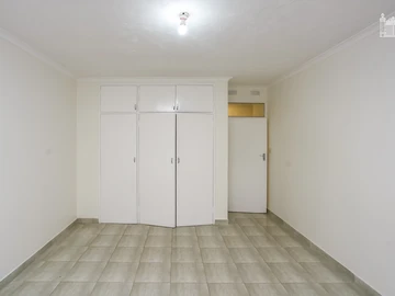 2 Bedroom Flat & Apartment
