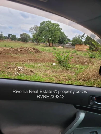 Old Marlborough 800- 1000sqm stands 