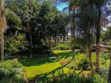 3 Bedroom Flat & Apartment