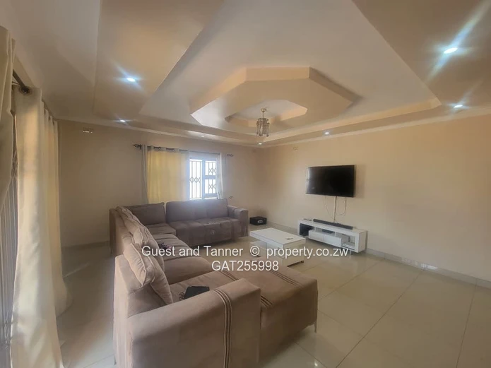 Spacious 8-Bedroom Property to Let in Belvedere West