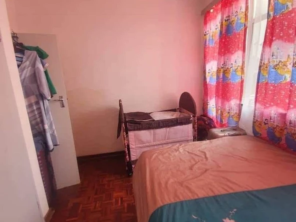 2 Bedroom Flat & Apartment