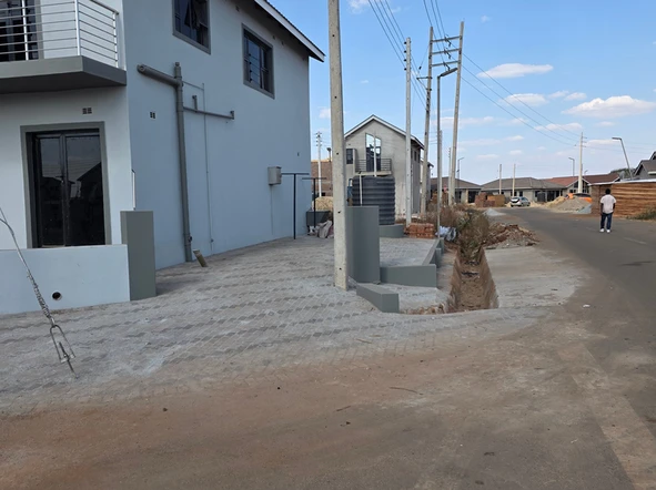 3 Bedroom Flat & Apartment