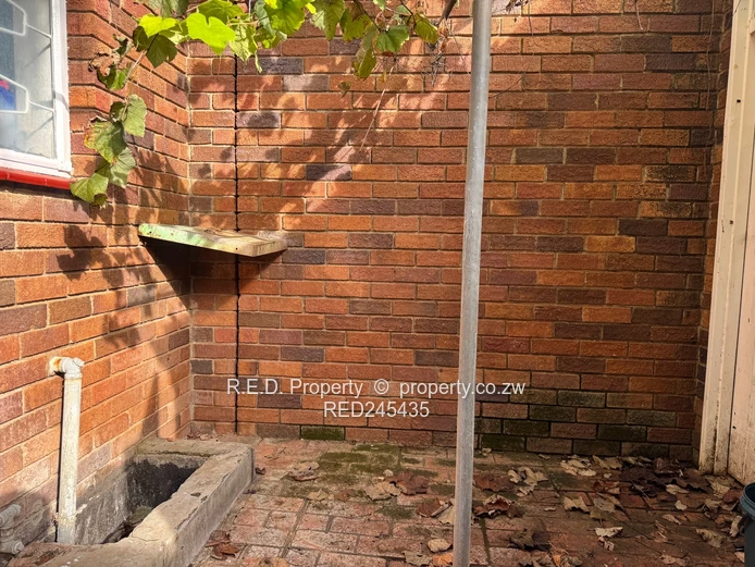 Comfortable Double-Storey Living In Ascot!