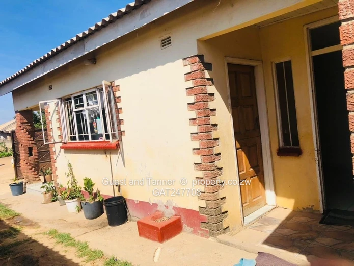 Income Generating 4 Bed House in Unit L, Chitungwiza