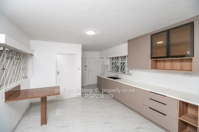 Modern 4 Bedroom House Zimre Park