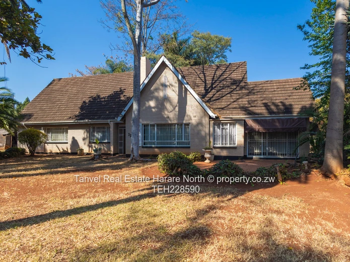 Old Mt Pleasant,4 bedrooms. Main ensuite. 2 lounges Kitchen Shared toilet Tennis court Swimming pool
