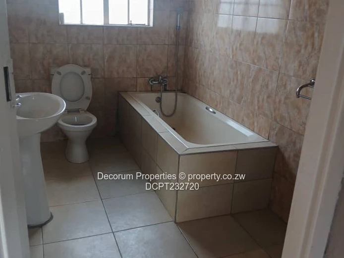 2-Bed Strathaven Flat To Let