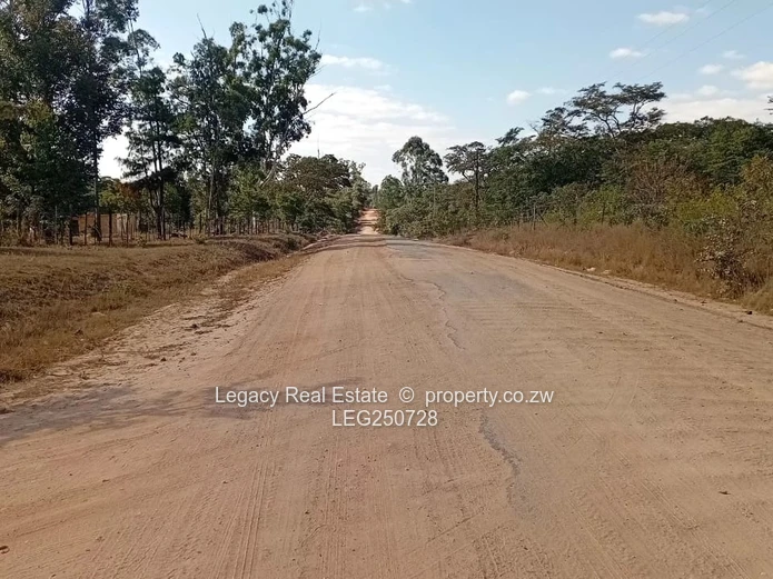 Gated 10.3ha Farm with Barn, Dam & Gravel Road - Marondera